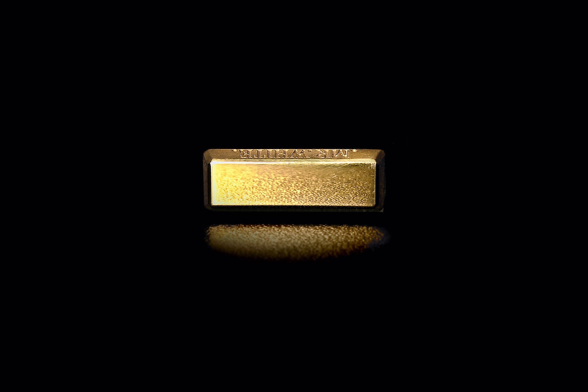 Mr White Bullion Gold Lapel Pin